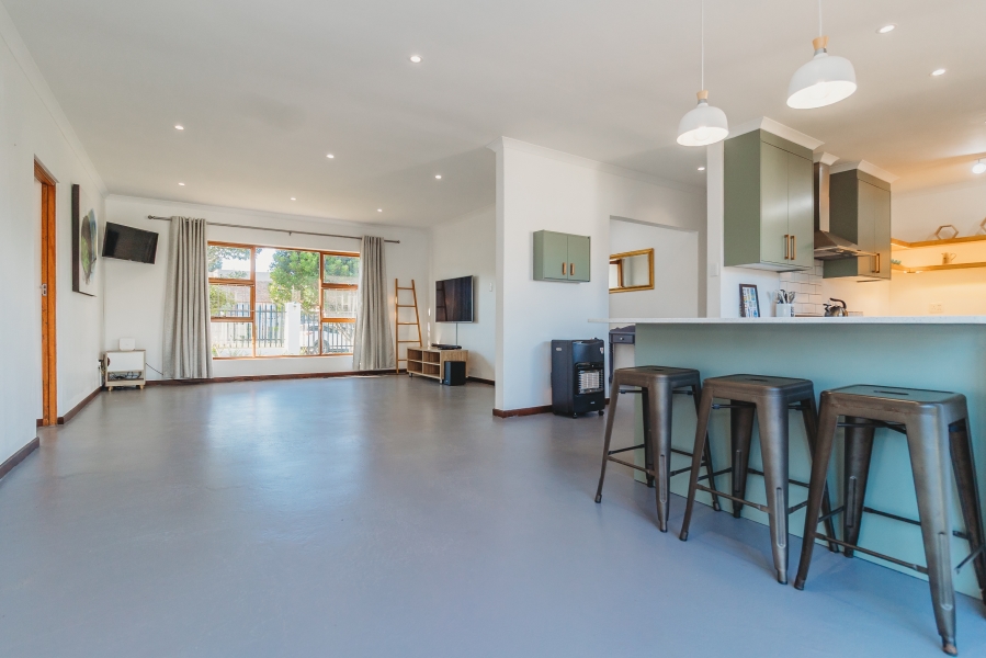 7 Bedroom Property for Sale in Loerie Park Western Cape
